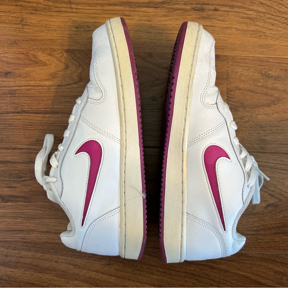 Nike White and Pink Sneakers Size 7 - Picture 3 of 5